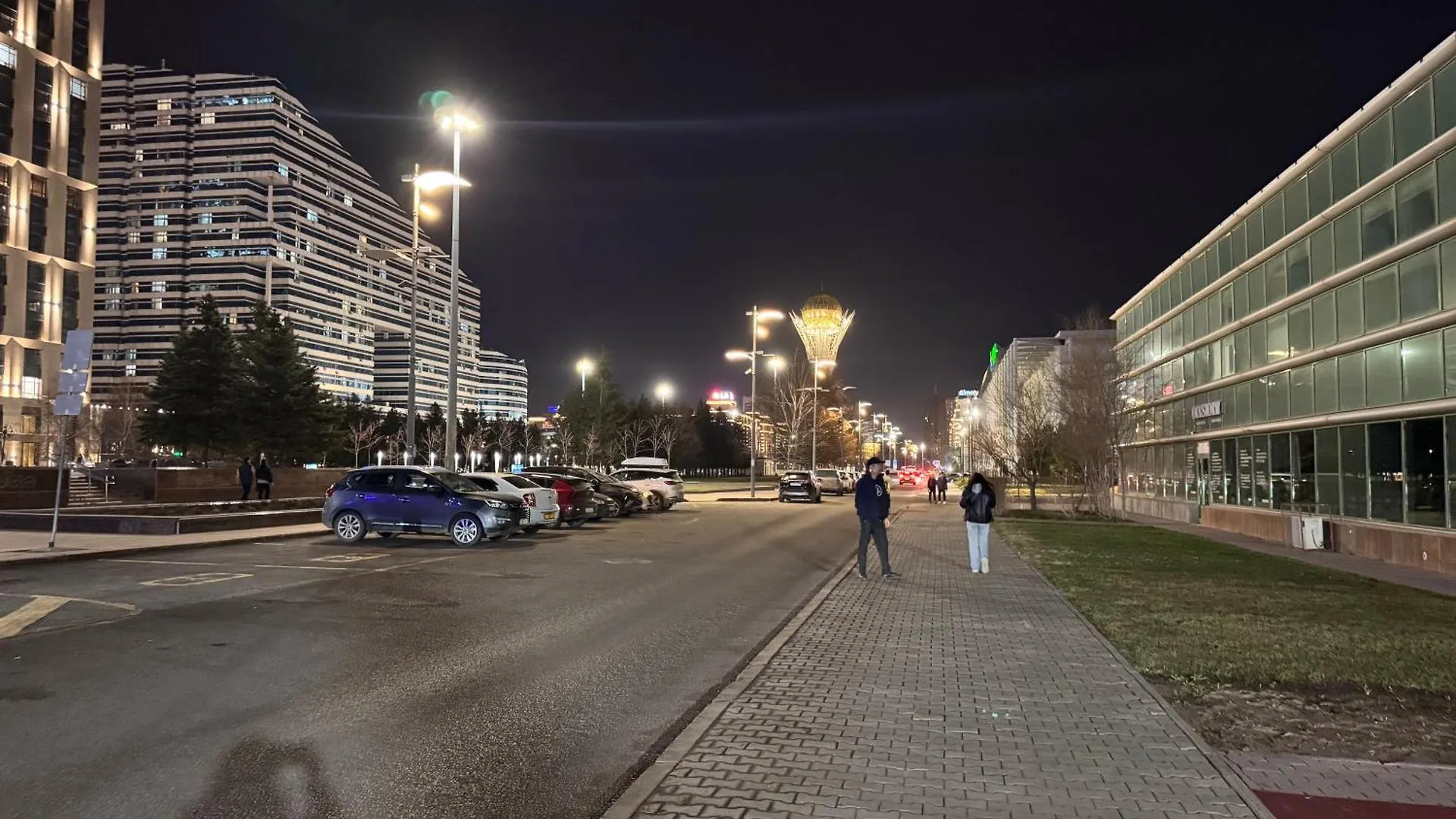 Очень Красивый Вид На Ночной Город В Самом Центре Столицы Nur-Sultan  Apartment Nur-Sultan (Astana)