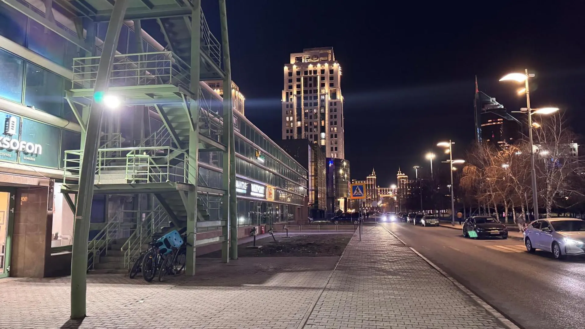 Очень Красивый Вид На Ночной Город В Самом Центре Столицы Nur-Sultan  0*, Nur-Sultan (Astana)
